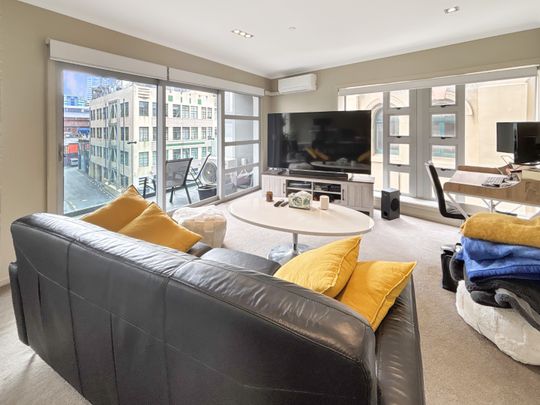 FULLY FURNISHED BELLAGIO APARTMENT! - Photo 1