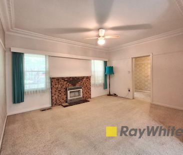 CHARMING 3 BEDROOM HOME IN THE HEART OF DANDENONG! - Photo 6