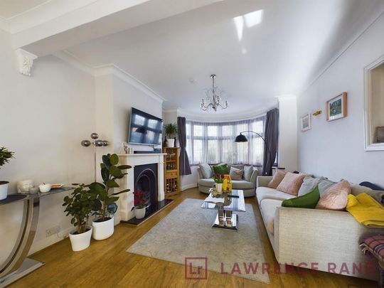 4 bedroom property to rent - Photo 1