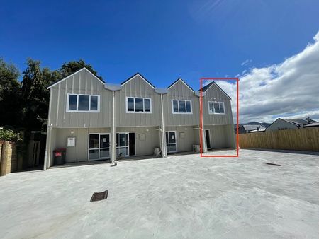 New Apartment close to town - Photo 4