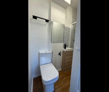 Studio Flat, North Circular Road, NW2 - Photo 6