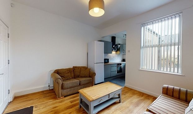 Fantastic 5 Bedroom House - Photo 1