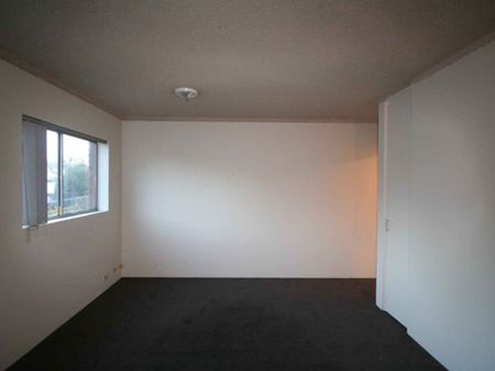 CUTE & WELL PRESENTED TIDY STUDIO - Photo 4