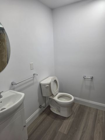 For Lease - 180 Chenoa Way Unit# B, Barrhaven, Ontario - Photo 2