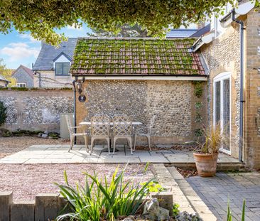 Charming Four Bedroom Semi-Detached Home - Photo 4