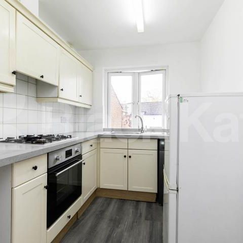 Modern Apartment - Photo 1