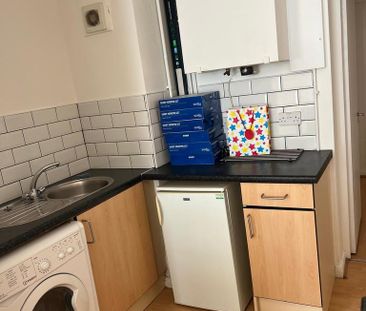 Studio to rent - Photo 6