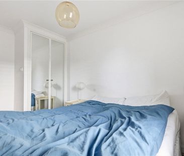 A stunning one bedroom apartment situated within a purpose built ga... - Photo 4