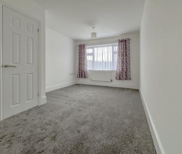 2 bedroom end of terrace house to rent - Photo 3