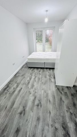 House share to rent - Photo 2