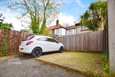 2 bedroom semi-detached house to rent - Photo 3