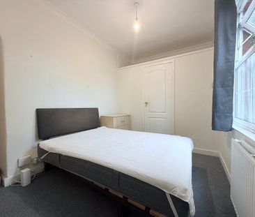 Old Oak Common Lane, East Acton, London, W3 7DT - Photo 3