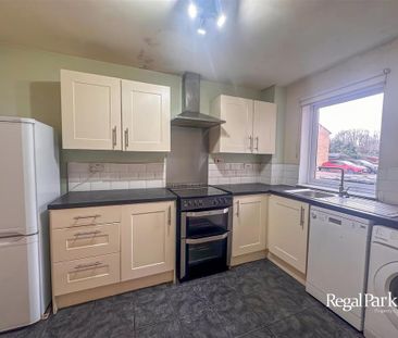 3 bedroom end of terrace house to rent - Photo 1