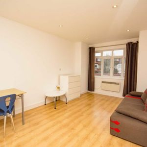 Neeld Crescent, NW4, London - Photo 2