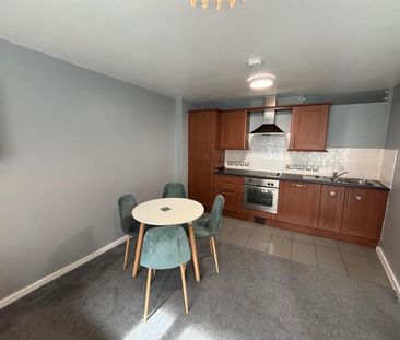 2 bedroom Apartment to let - Photo 5