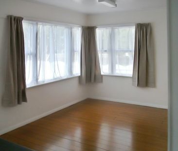 3 BEDROOM FAMILY HOME! - Photo 4