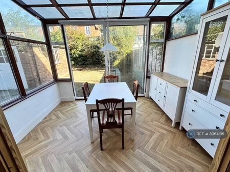 4 bedroom semi-detached house to rent - Photo 3