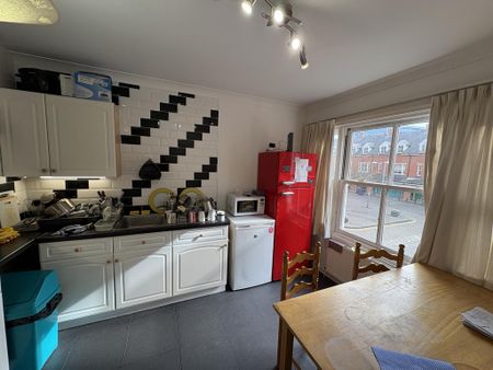 1 bedroom in a house share to rent - Photo 5