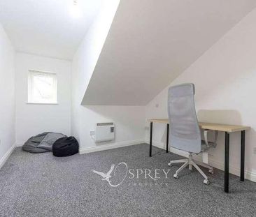 Queens, Cambridge Square, Middlesbrough, TS5 - Photo 4