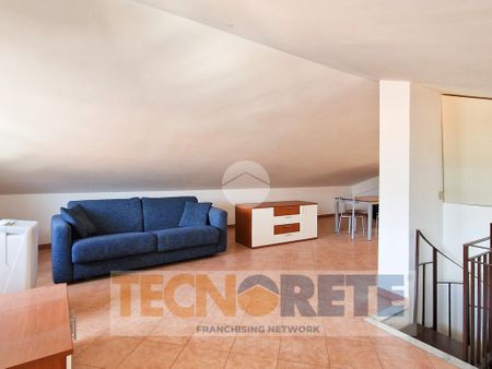 Mansarda in affitto - Photo 2