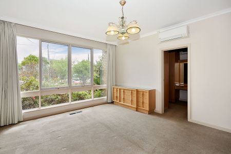 11 Loch Avenue, St Kilda East - Photo 3