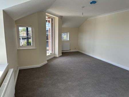 2 Bed Flat - Photo 5