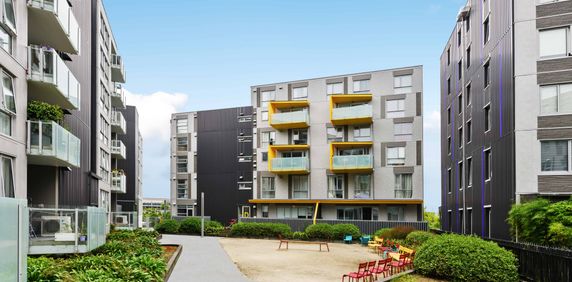 3 Bedrooms, Study, Albany Apartment - Photo 2