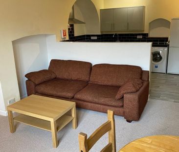 3 bedroom flat to rent - Photo 3