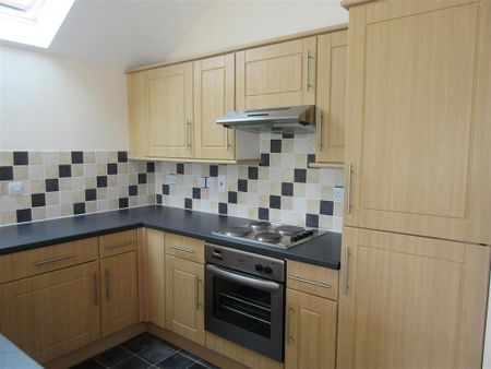 2 bedroom apartment to rent - Photo 4