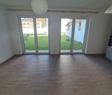 Pronájem bytu 1+kk ve Stochově, 39 m - Фото 2