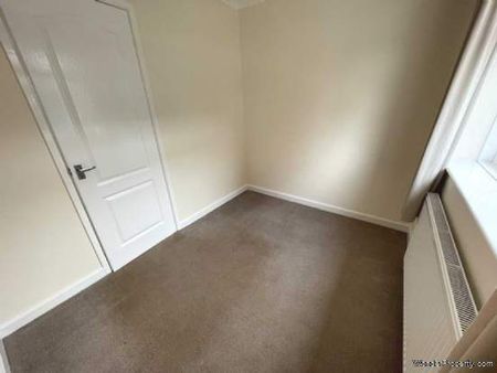 3 bedroom property to rent in Oldham - Photo 2