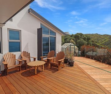 Immaculately presented executive four-bedroom family home - Photo 3