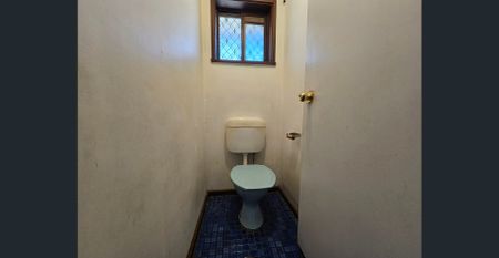 Neat and tidy 3 Bedroom Unit in Springvale - Photo 2