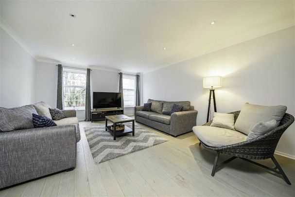 Broom Park, Teddington, TW11 - Photo 1