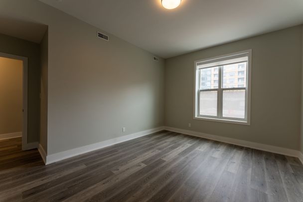 For Lease - 400 Queen Street Unit# 1, Toronto, Ontario - Photo 1