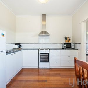 135 Oldaker Street, Devonport - Photo 2