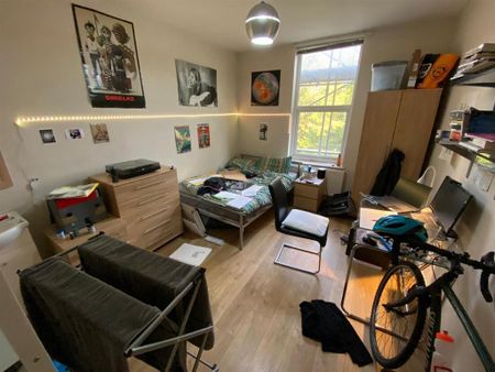 5 bedroom private hall to rent - Photo 3