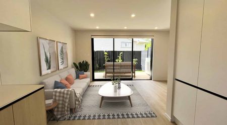 Brand new two bedroom, two bathroom property in Blockhouse bay. - Photo 2