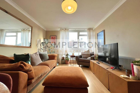 2 bedroom flat to rent - Photo 2