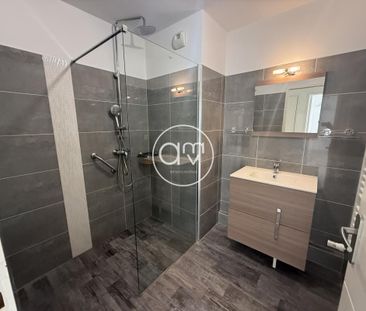 Location Appartement 2 pièces 43m² HYERES 83400 - Photo 3