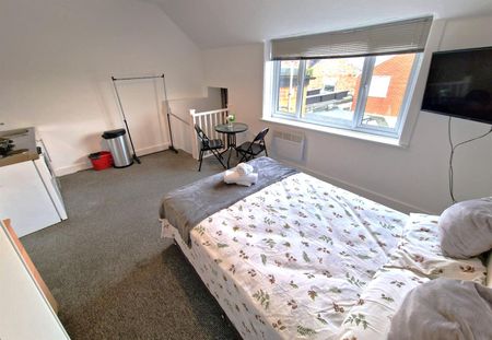 The Triangle, Bournemouth - Photo 5