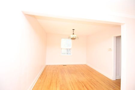 For Lease - 15 Craigmore Crescent, Toronto, Ontario - Photo 2