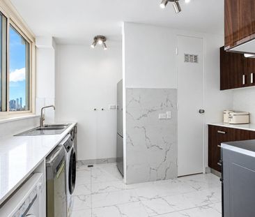 Spectacular Harbour Views 2 Bedroom Apartment - Photo 4