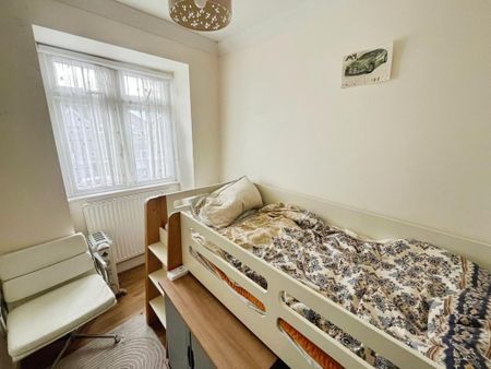 4 bedroom semi-detached house to rent - Photo 4