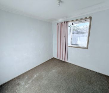 FAMILY HOME, IDEAL LOCATION, QUIET CUL-DE-SAC LIVNG - Photo 5