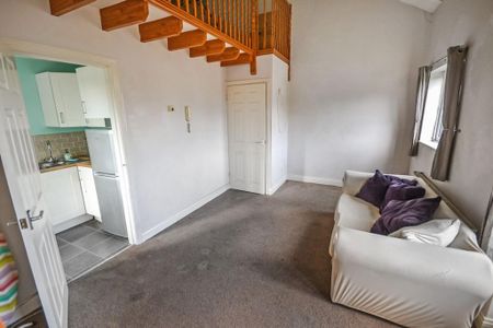 1 bedroom flat to rent - Photo 2