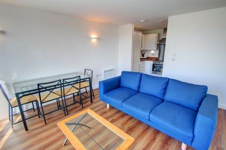 2 bedroom apartment to rent - Photo 2