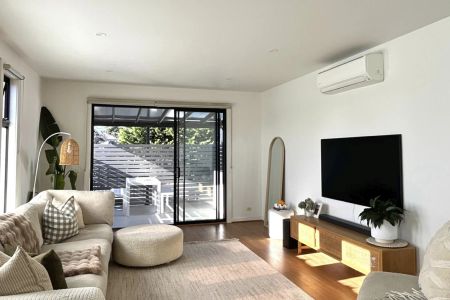 STYLISH TOWNHOUSE WITH INDOOR & OUTDOOR FLAIR! - Photo 3