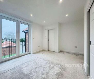 Shoppenhangers Road, Maidenhead, Berkshire, SL6 - Photo 3