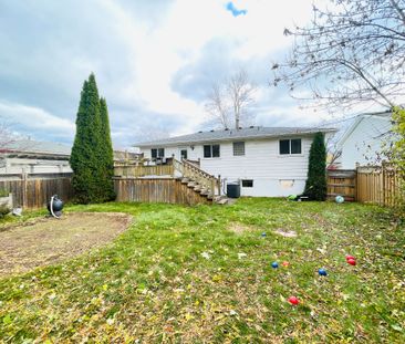 For Lease - 2249 Wyandotte Drive, Oakville, Ontario - Photo 4